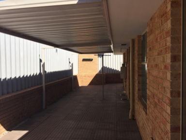 House For Lease - WA - Parkwood - 6147 - Quiet Cul de sac, walk to Riverton Shopping Centre  (Image 2)