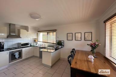 Unit For Lease - NSW - Wollongong - 2500 - 3 Bedroom CBD Unit  (Image 2)