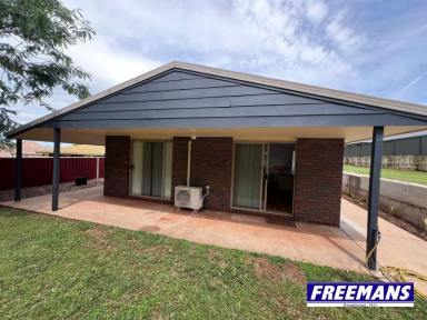 House For Sale - QLD - Kingaroy - 4610 - 1,0502m2 allotment walk to private school  (Image 2)