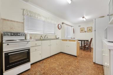 House For Lease - NSW - Tamworth - 2340 - THREE BEDROOM HOME - SOUTH TAMWORTH  (Image 2)