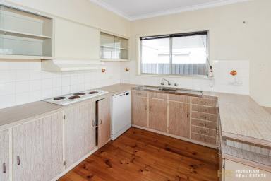 House For Lease - VIC - Horsham - 3400 - Comfortable & Convenient Living Near the Wimmera River  (Image 2)