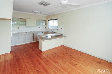 House For Lease - VIC - Horsham - 3400 - Comfortable & Convenient Living Near the Wimmera River  (Image 2)