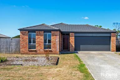 House Leased - TAS - Smithton - 7330 - Spacious Family Home with Double Garage and Large Backyard  (Image 2)