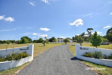 Acreage/Semi-rural For Sale - NSW - Inverell - 2360 - THE WHITE HOUSE  (Image 2)