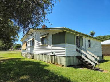 House For Sale - QLD - Blackbutt - 4314 - Perfectly Positioned, Home in Blackbutt on 1012sqm  (Image 2)