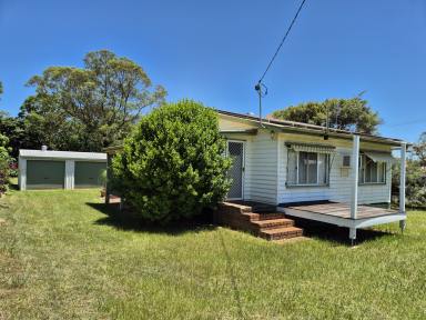 House For Sale - QLD - Blackbutt - 4314 - Perfectly Positioned, Home in Blackbutt on 1012sqm  (Image 2)