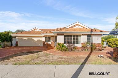 Villa For Sale - WA - Carlisle - 6101 - COMFORTABLE & CONVENIENT  (Image 2)