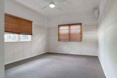 House For Lease - QLD - Mount Lofty - 4350 - Family Home With So Many Extras  (Image 2)