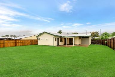 House For Sale - QLD - Bentley Park - 4869 - ALL SPLIT SYSTEM AIR CONDITIONING, FULLY FENCED, 700m2 BLOCK  (Image 2)