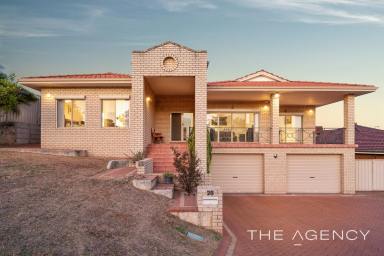 House For Sale - WA - Kardinya - 6163 - Custom Built, Suits Extra Large Family!!  (Image 2)