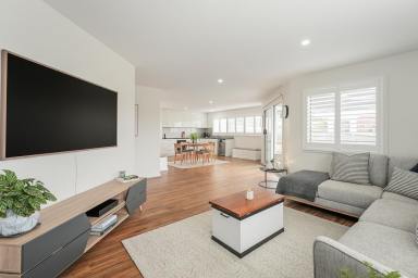 Townhouse For Sale - TAS - Bicheno - 7215 - Beautifully furnished - Presents as NEW - Low maintenance unit  (Image 2)