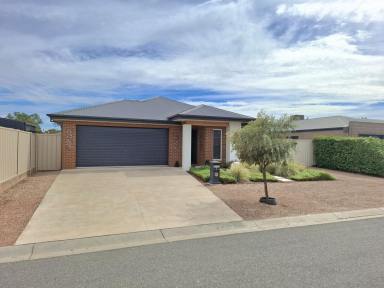House Sold - VIC - Strathfieldsaye - 3551 - Home with Premium Features, space for caravan, boat & trailer in a Quiet Strathfieldsaye Court  (Image 2)