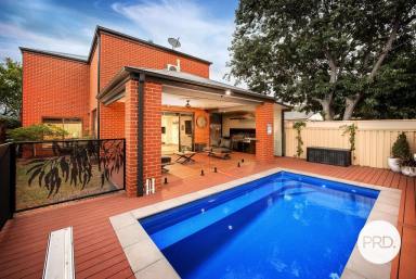 House For Sale - NSW - Albury - 2640 - REFINED ELEGANCE IN THE HEART OF ALBURY  (Image 2)