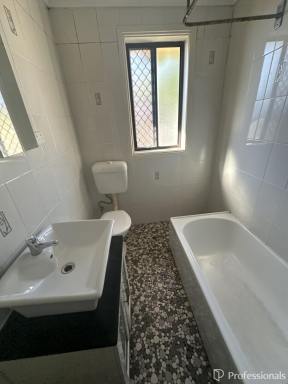 House For Lease - NSW - West Tamworth - 2340 - 3 Cossa Street  (Image 2)