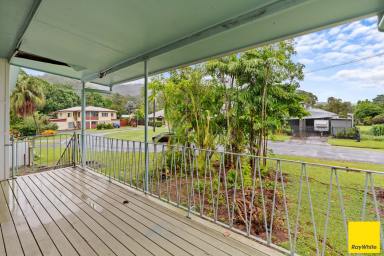 House Auction - QLD - Earlville - 4870 - High-Set Queenslander in City-Fringe Location!  (Image 2)