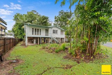 House Auction - QLD - Earlville - 4870 - High-Set Queenslander in City-Fringe Location!  (Image 2)