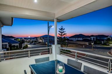 House For Sale - WA - Iluka - 6028 - ON TOP OF THE WORLD !!  (Image 2)