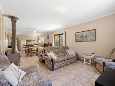 House For Sale - VIC - Sandy Point - 3959 - So much space in marvellous Manuka Street!  (Image 2)