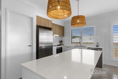 House For Sale - QLD - Jones Hill - 4570 - CONTEMPORARY COMMANDER COURT LIVING  (Image 2)