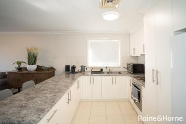 House Leased - NSW - Wagga Wagga - 2650 - EASY LIVING IN THE HEART OF WAGGA  (Image 2)