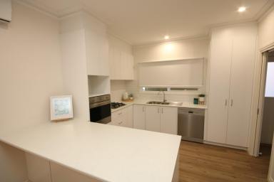 Unit For Sale - VIC - Rochester - 3561 - CENTRAL & DELIGHTFUL 2 - BEDROOM UNIT  (Image 2)