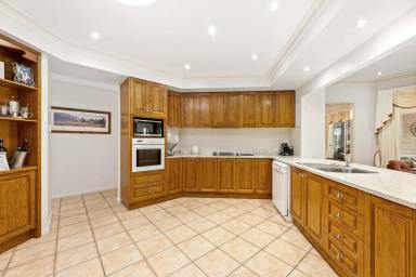 House For Sale - QLD - Middle Ridge - 4350 - Low Maintenance Luxury Living in Middle Ridge!  (Image 2)