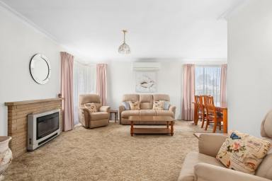 House For Sale - NSW - Goulburn - 2580 - Charming 3-bedroom home in Goulburn - Your Dream Home Awaits!  (Image 2)