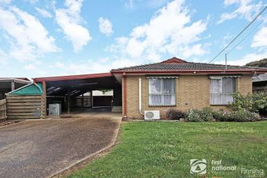 House For Lease - VIC - Cranbourne - 3977 - Well presented 3 bedroom home  (Image 2)