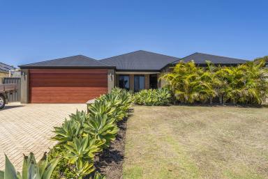 House For Sale - WA - Secret Harbour - 6173 - HUGE POOL – ENTERTAINERS DREAM  (Image 2)