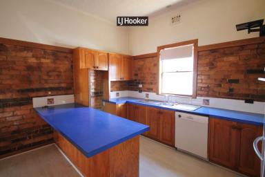 House For Lease - NSW - Inverell - 2360 - Cosy Cottage Style Home  (Image 2)