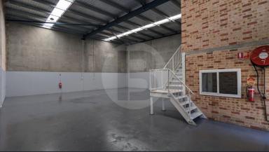 Industrial/Warehouse Leased - NSW - Arndell Park - 2148 - PRIME FRONT UNIT WAREHOUSE FOR LEASE ARNDELL PARK  (Image 2)