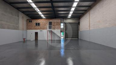 Industrial/Warehouse Leased - NSW - Arndell Park - 2148 - PRIME FRONT UNIT WAREHOUSE FOR LEASE ARNDELL PARK  (Image 2)
