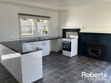 House For Lease - TAS - Bothwell - 7030 - Charming 3-Bedroom Home on Acreage in Beautiful Bothwell  (Image 2)