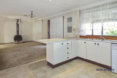 House Leased - NSW - Dubbo - 2830 - Lovely Three Bedroom Home in East Dubbo  (Image 2)