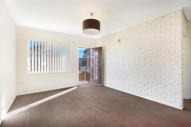 Unit For Lease - NSW - Barrack Heights - 2528 - 2 BEDROOM UNIT!  (Image 2)