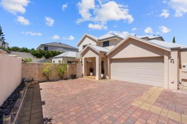 House For Sale - WA - Hillarys - 6025 - The Effortless Entertainer!  (Image 2)