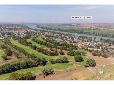 House For Sale - SA - Mannum - 5238 - This one will surely tick the essential boxes  (Image 2)