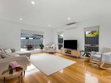 Unit For Sale - TAS - Latrobe - 7307 - Contemporary Unit in Latrobe  (Image 2)