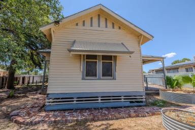 House For Sale - VIC - Ouyen - 3490 - Charming 3 bedroom weatherboard home  (Image 2)