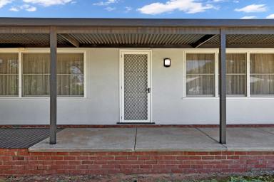 House For Sale - VIC - Mildura - 3500 - Charming Comfort and Modern Convenience on a Generous 717m² Block  (Image 2)