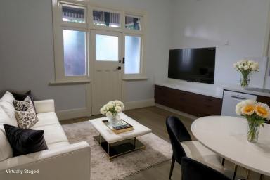 Apartment For Lease - NSW - Waverton - 2060 - NEWLY RENOVATED, SPACIOUS APARTMENT IN PRIME WAVERTON LOCATION  (Image 2)