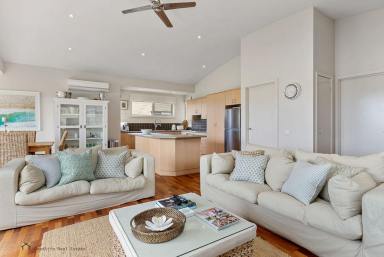 Townhouse For Sale - VIC - Apollo Bay - 3233 - PERFECTLY POSITIONED COASTAL TOWNHOUSE  (Image 2)