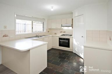 Unit For Lease - VIC - Cranbourne - 3977 - Cosy two bedroom unit  (Image 2)