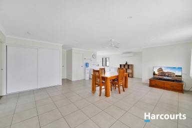 House For Sale - QLD - Childers - 4660 - Low Set Brick Home  (Image 2)