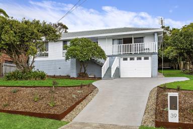 House For Sale - NSW - Kiama Downs - 2533 - A Charming Coastal Retreat in Kiama Downs - 39 Oxley Avenue.  (Image 2)