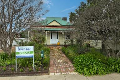 House For Sale - VIC - Rochester - 3561 - MAKE A SPLASH THIS SUMMER! ENTERTAINERS DELIGHT! (Image 2)