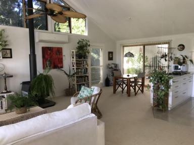 House For Sale - NSW - South Ballina - 2478 - Charming Coastal Retreat with Space to Grow - Flood Free Home (Image 2)