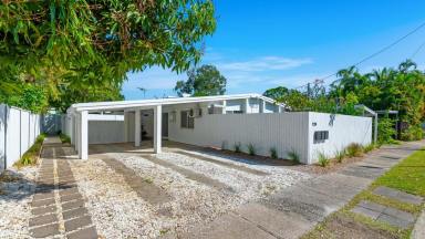 Unit For Lease - QLD - Holloways Beach - 4878 - 2 BEDROOM DUPLEX WALKING DISTANCE TO BEACH  (Image 2)