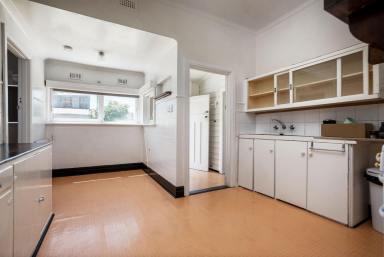 House Leased - VIC - Chelsea - 3196 - CHARMING COTTAGE | LARGE BLOCK | SHEDDING  (Image 2)
