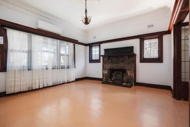 House Leased - VIC - Chelsea - 3196 - CHARMING COTTAGE | LARGE BLOCK | SHEDDING  (Image 2)